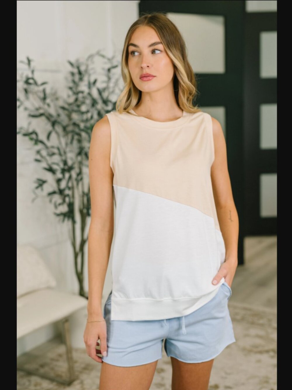 NWOT Diagonal Colourblock Sleeveless Tank Top | Medium